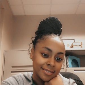 Meet your Posher, Carlisha